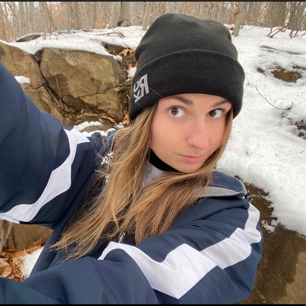 Meet your seller, Anela!